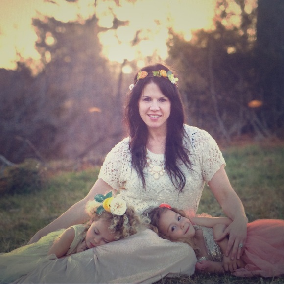 Meet your Posher, Courtney - Picture 2 of 5