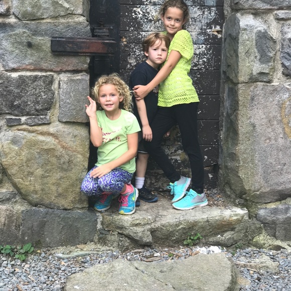 Meet your Posher, Courtney - Picture 4 of 5