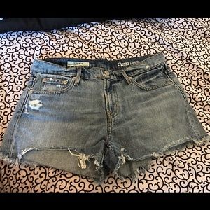 GAP GIRLFRIEND SHORTS