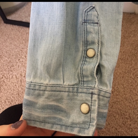 American Eagle Denim Button-Up Top - Picture 4 of 4