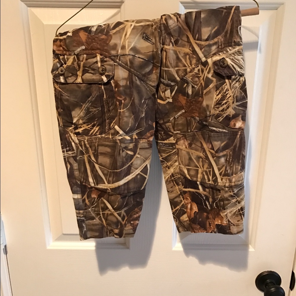 Girls hunting pants.