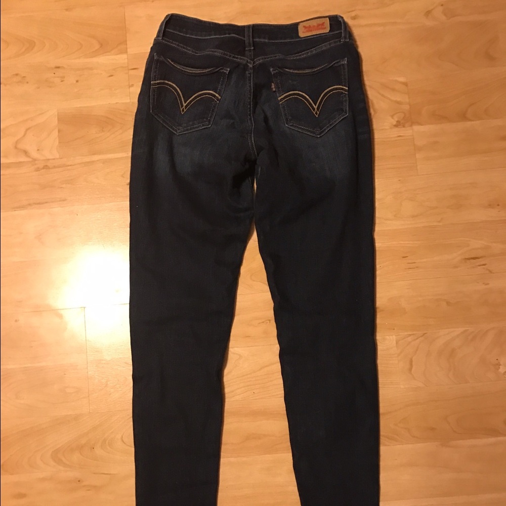 Women's Levi skinny jegging jeans