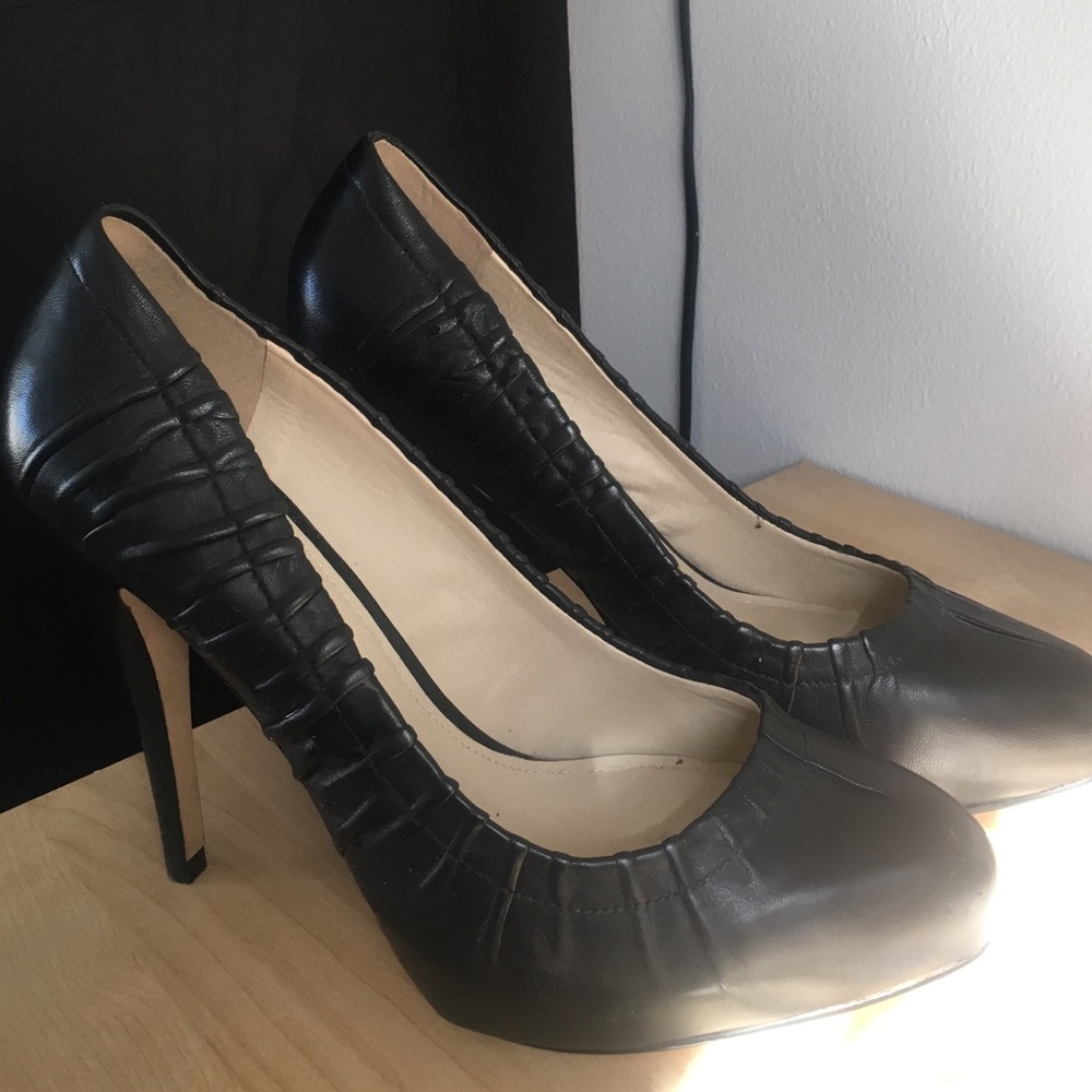 Aldo Black Leather Pumps Never worn