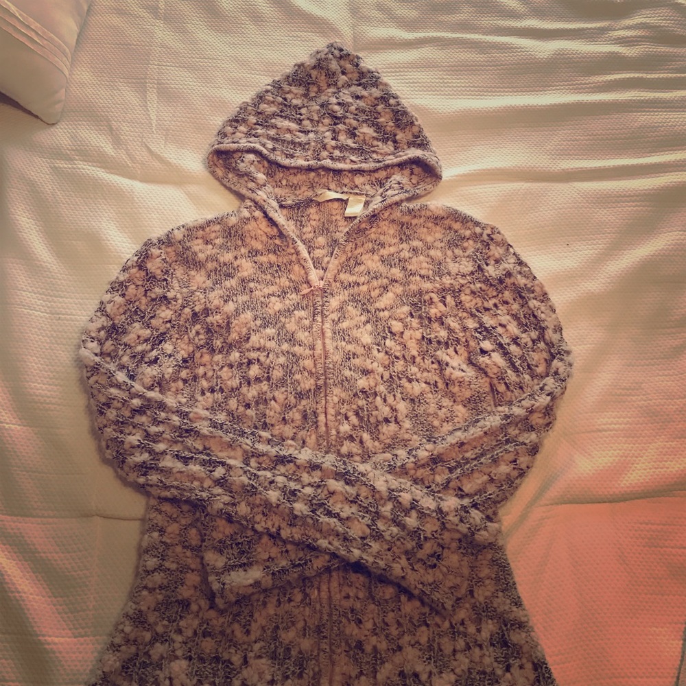 Lightweight sweater