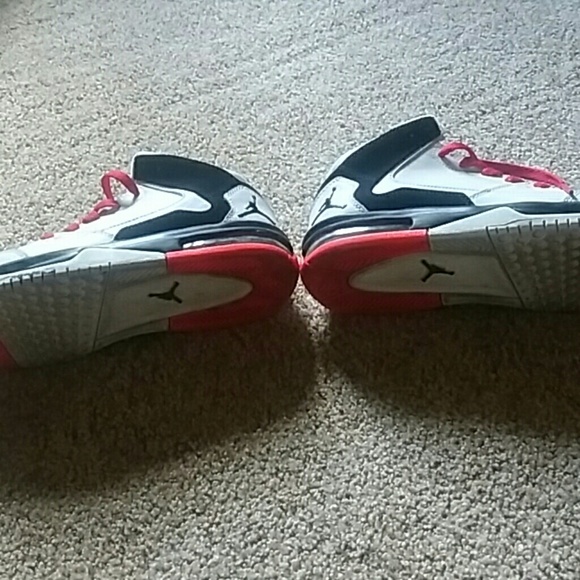 Kids Flight Jordans - Picture 3 of 4