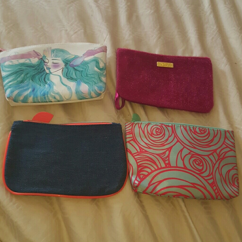 Makeup pouch