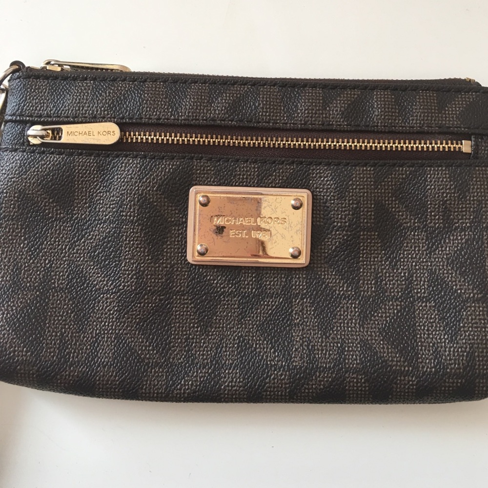 Michael Kors wristlet