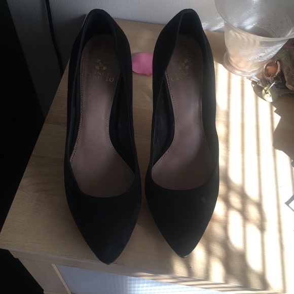 Gorgeous Vince Camuto pump - Picture 3 of 4