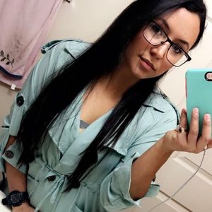 Meet your Posher, Alejandra