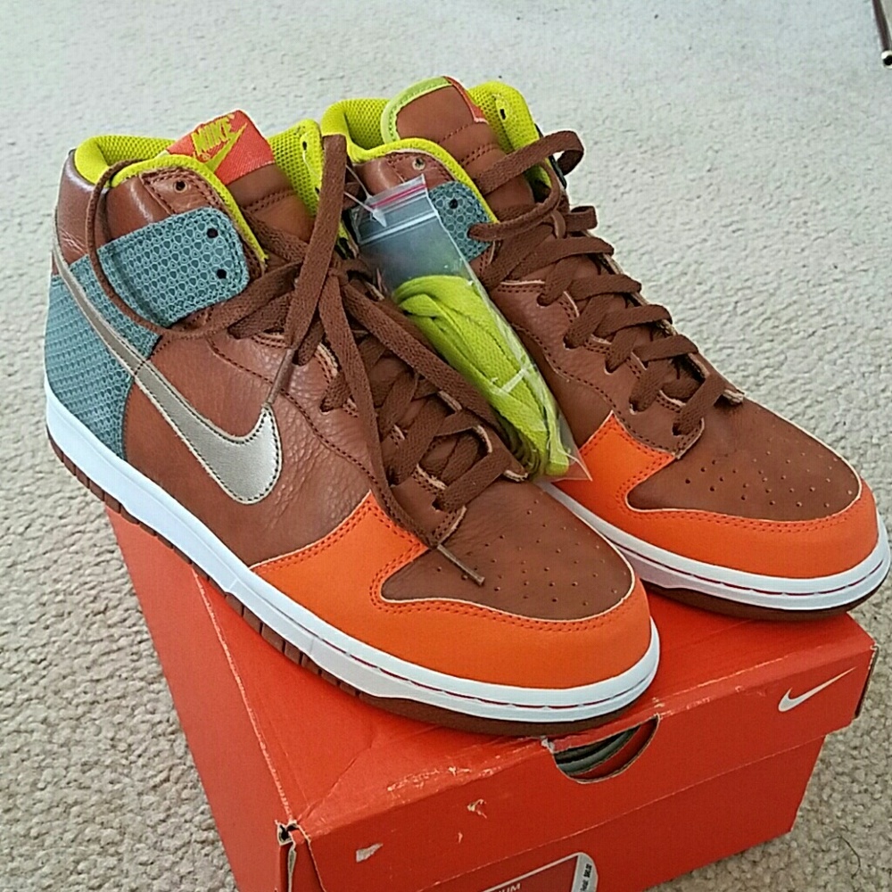 NIKE DUNK HIGH PREMIUM SZ 9 (DEADSTOCK)