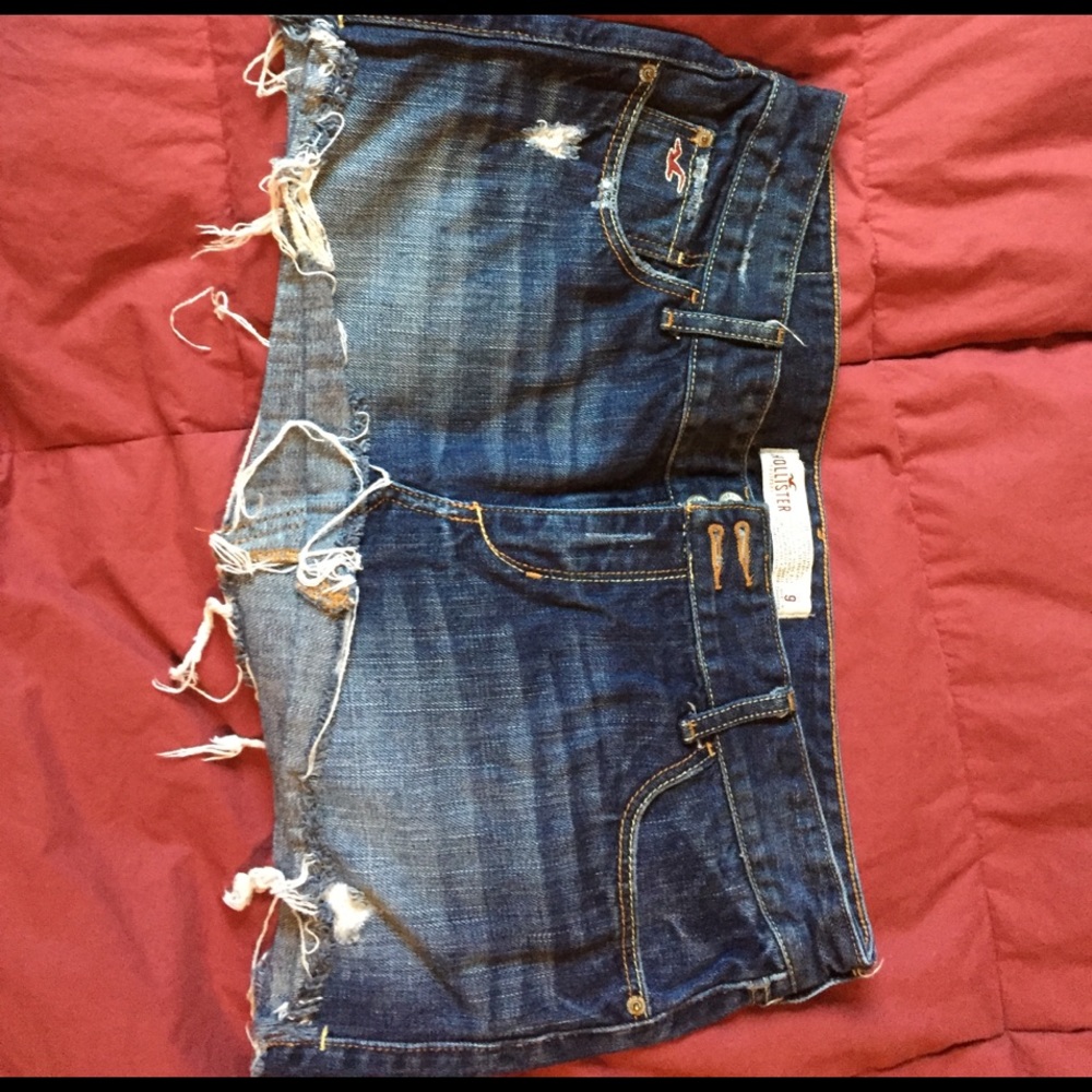 Hollister mini skirt