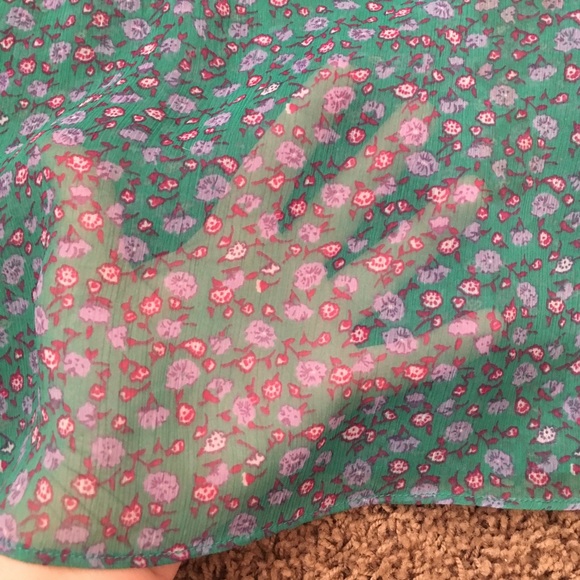 American Eagle - sheer flower top - M - Picture 4 of 8