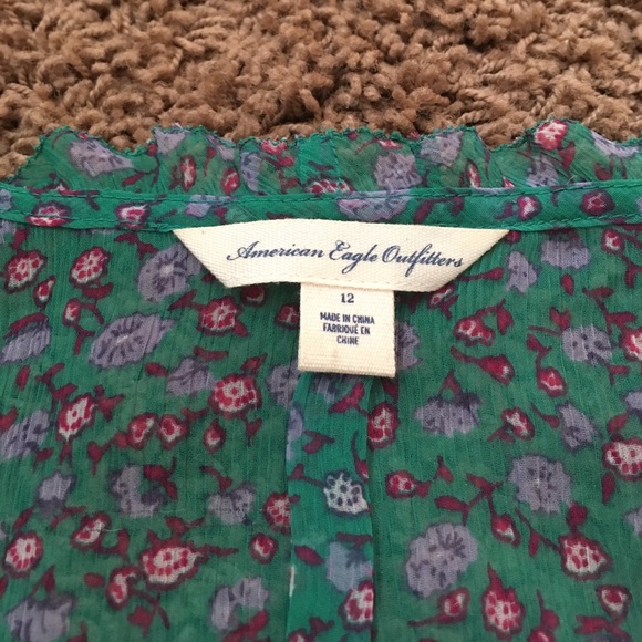 American Eagle - sheer flower top - M - Picture 5 of 8