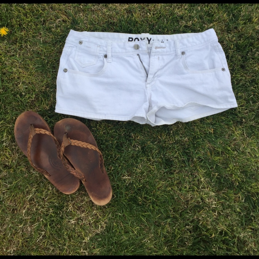 Roxy 🌺 white shorts size 11
