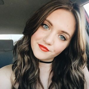 Meet your Posher, Abi