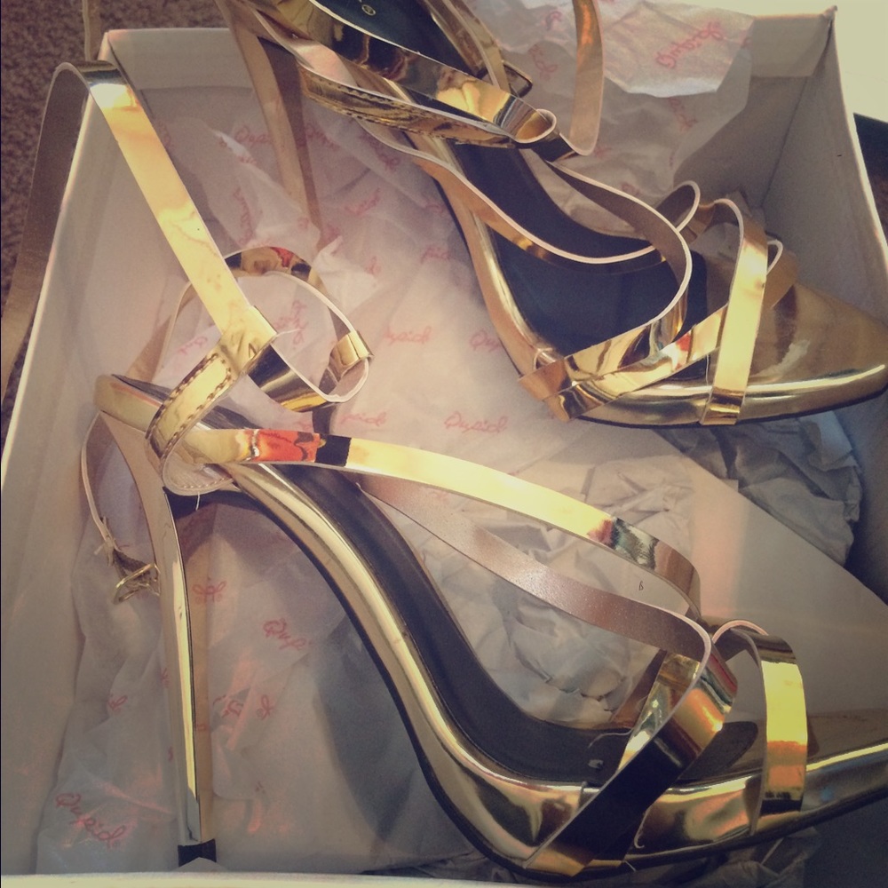 Quipid Gladly Gold Metallic Heels 8