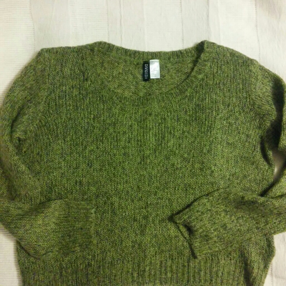 Divided H&M cropped sweater