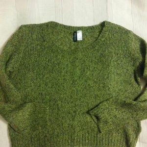 Divided H&M cropped sweater