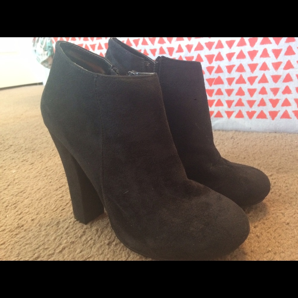 Black Faux-Suede Booties Heels 7.5