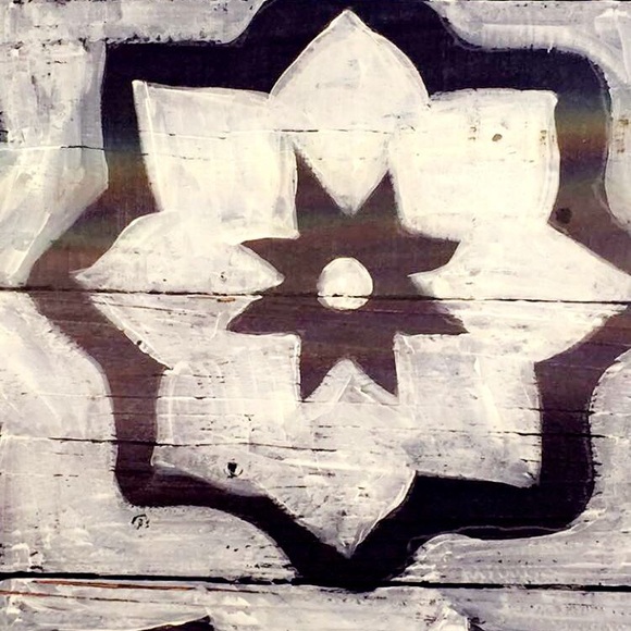 Meet your Posher, Ava - Picture 1 of 1