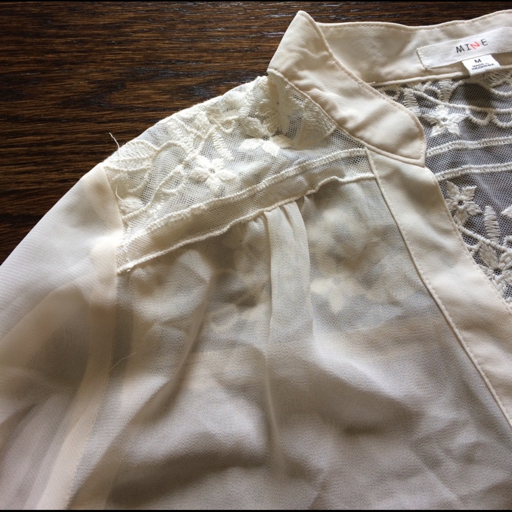 Collared sheer blouse - Picture 3 of 4