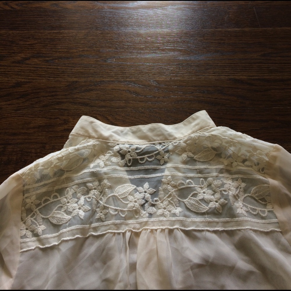 Collared sheer blouse - Picture 4 of 4