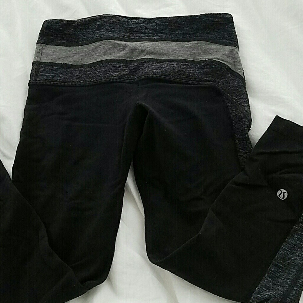 black Lululemon crops