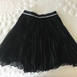 Pleased black skirt