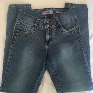 Booty push-up jeans. 👖