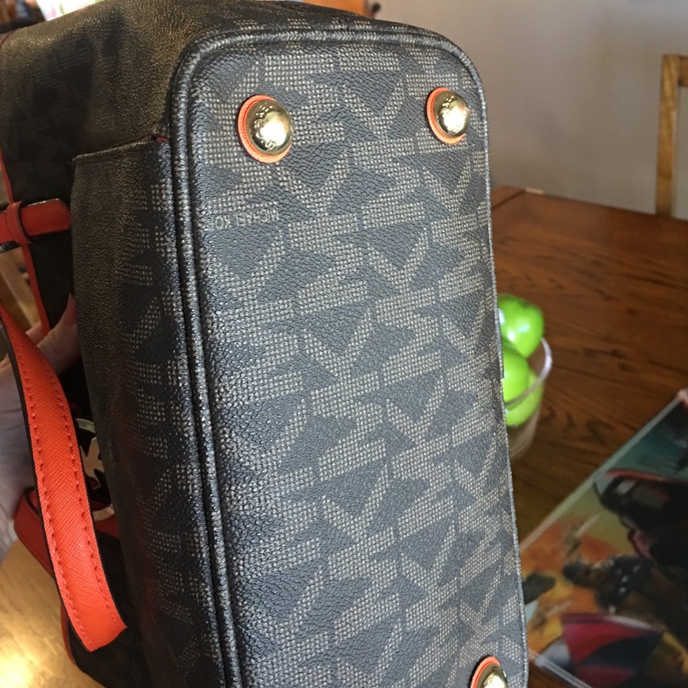 Michael Kors Purse - Picture 4 of 4