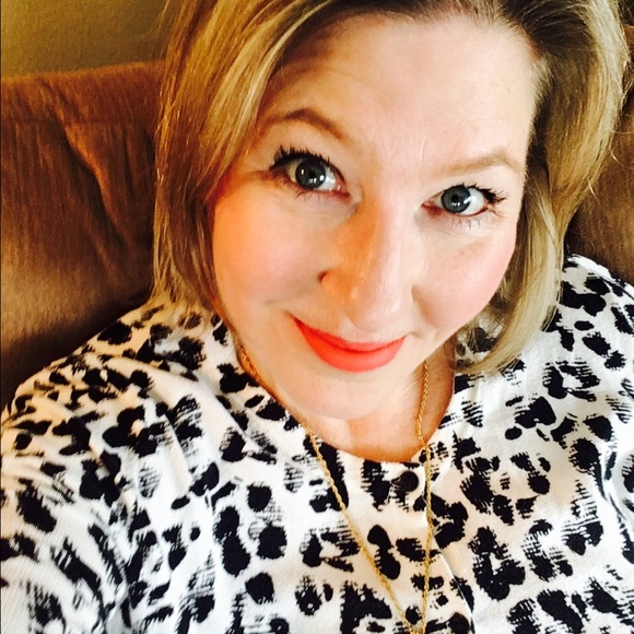 Meet your Posher, Valerie - Picture 2 of 5