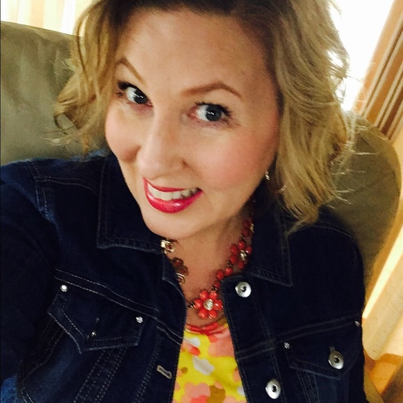 Meet your Posher, Valerie - Picture 4 of 5