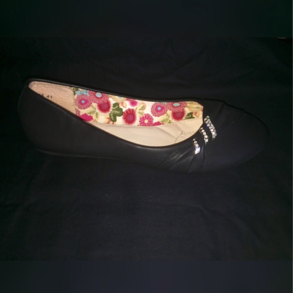 Embellished Flats: NWOT