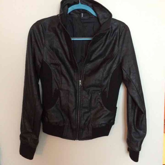 Black jacket - Picture 1 of 4