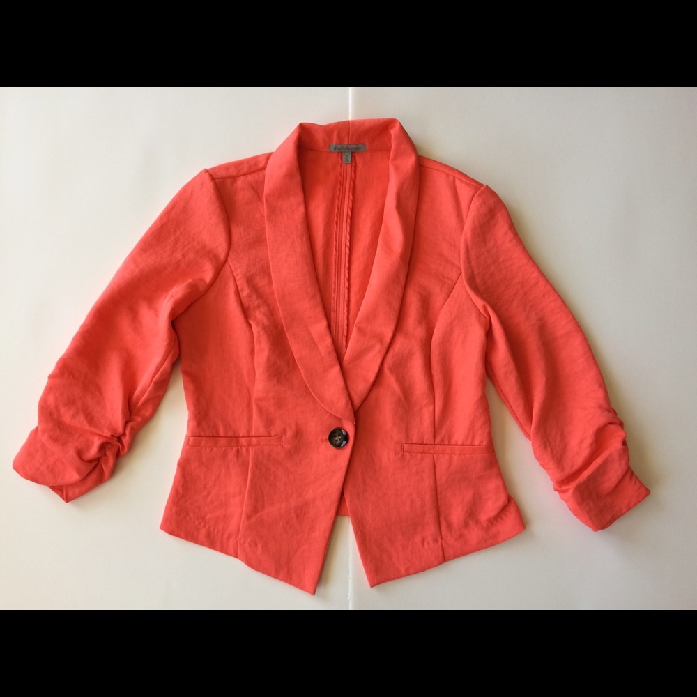 🌺Coral 3/4 sleeve blazer.