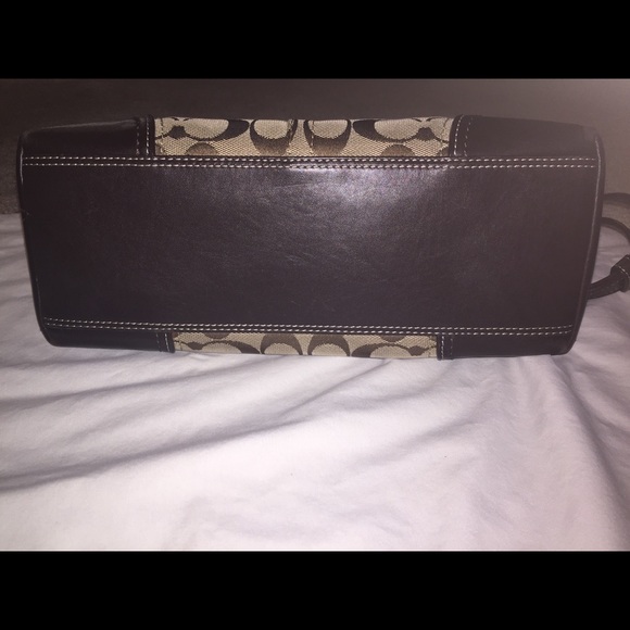 Coach purse - Picture 4 of 6