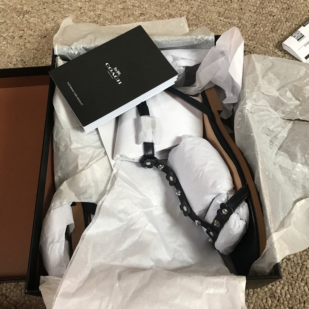 💯 Auth COACH Henriette Floral Rivet Studded Flats - Picture 5 of 8