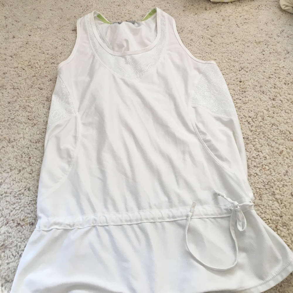 Athleta top in excellent condition