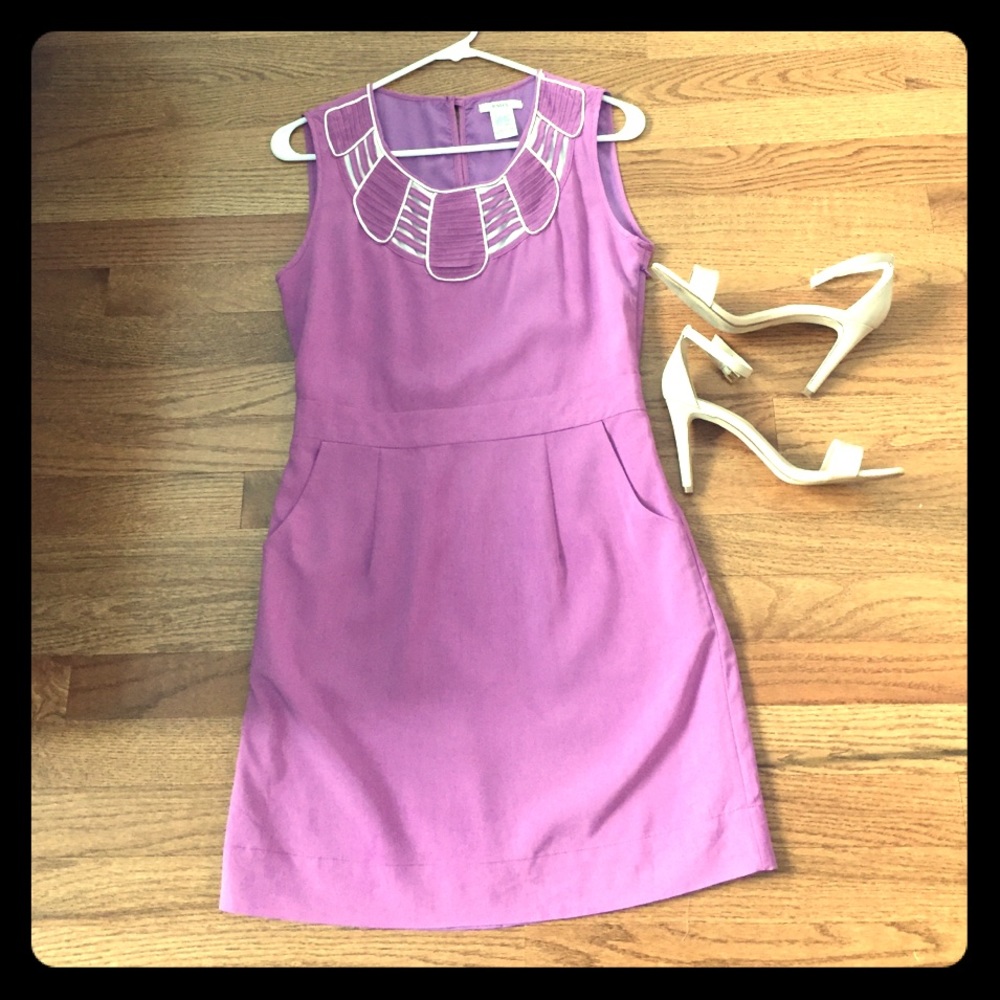 Lavender sleeveless dress with pockets