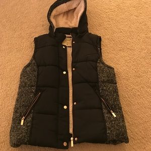 Warm hooded vest