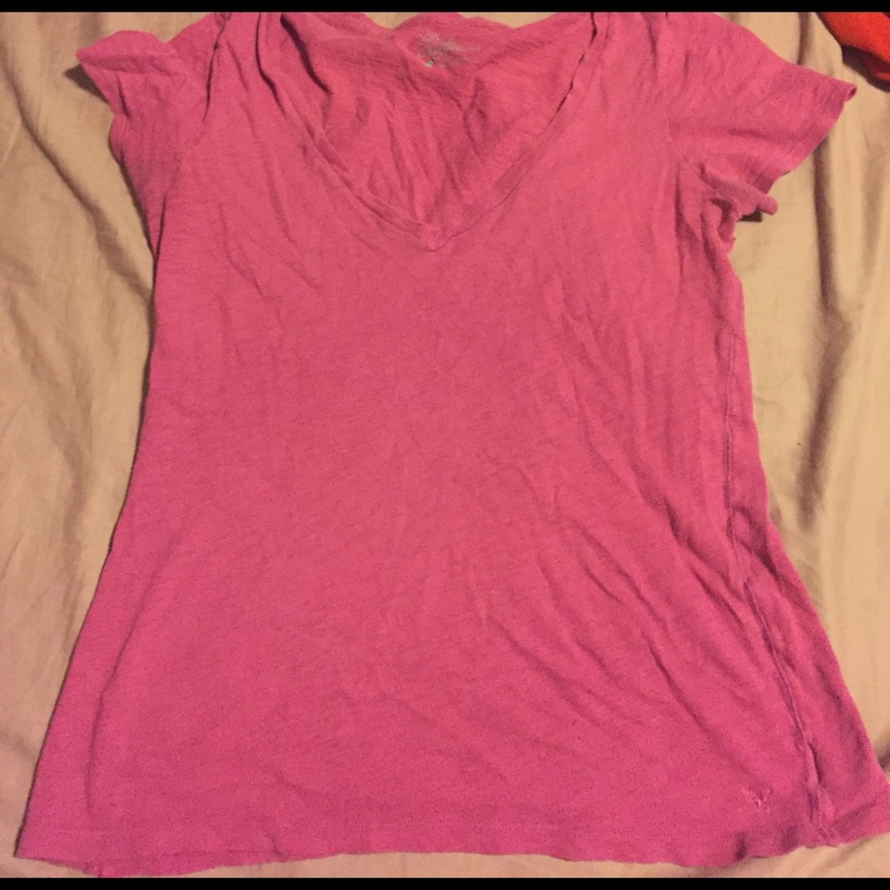 Dark pink short sleeve American eagle tshirt