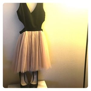 Ballerina-like dress.