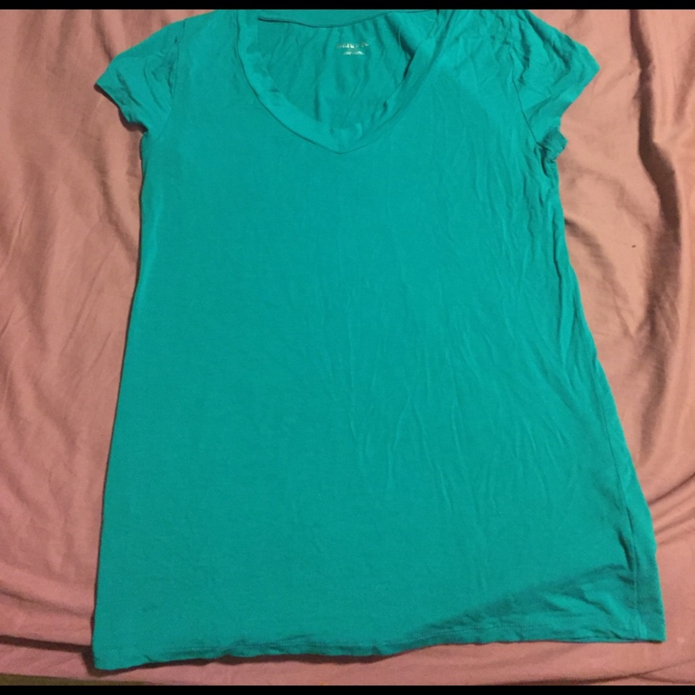 Green short sleeve shirt