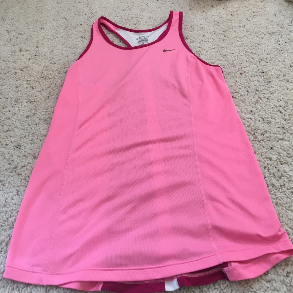Never worn Nike fri- fit tank