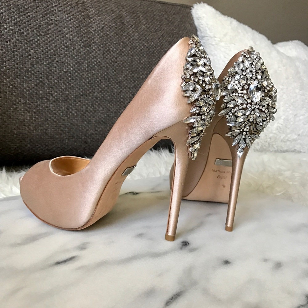 N/A Badgley Mischka Kiara Pumps