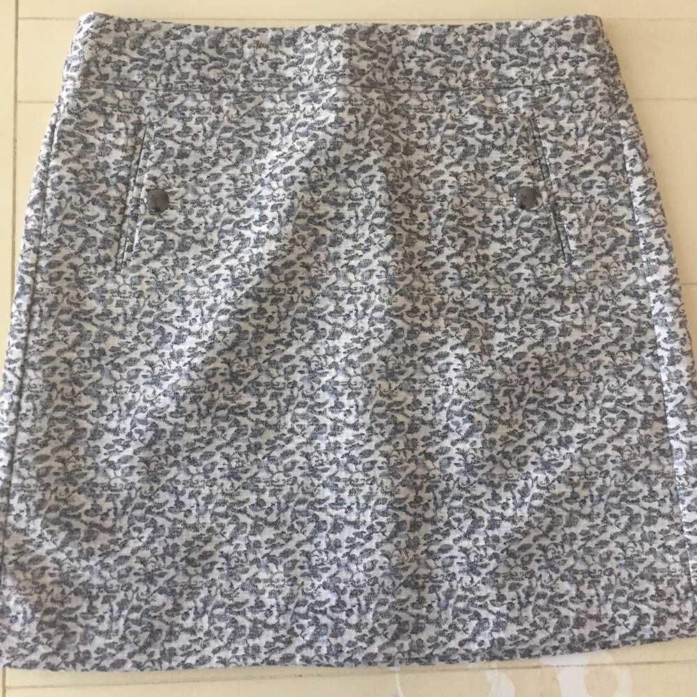 NWOT Loft floral skirt size 4