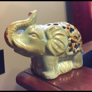 Ceramic Elephant Statue