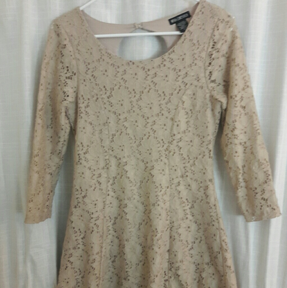 Nude half sleeve leave dress