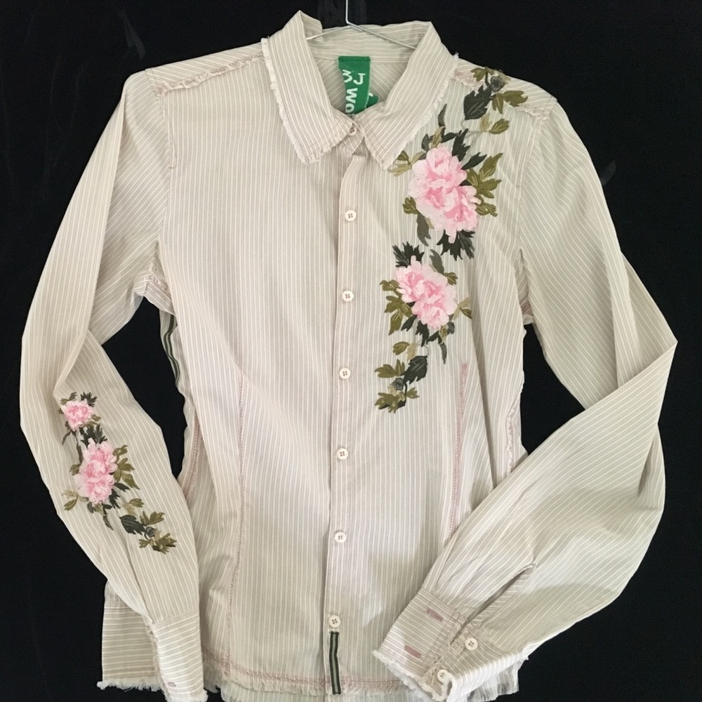 Embroidered shirt