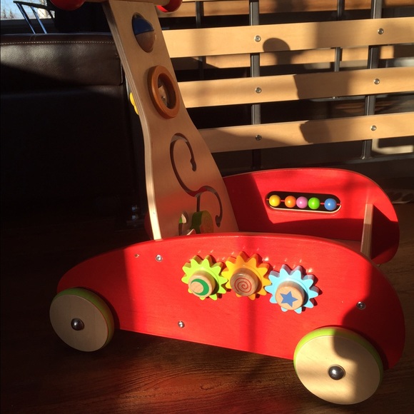 Hape interactive Toddler push toy - Picture 3 of 5